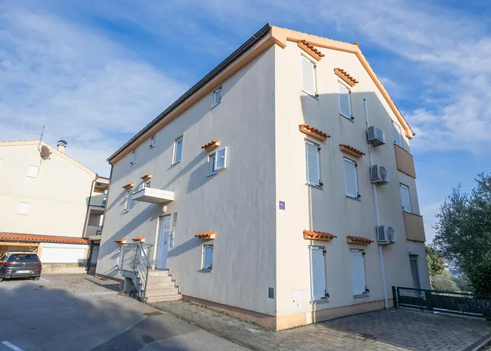 Lumia, Krk Appartement Čižići